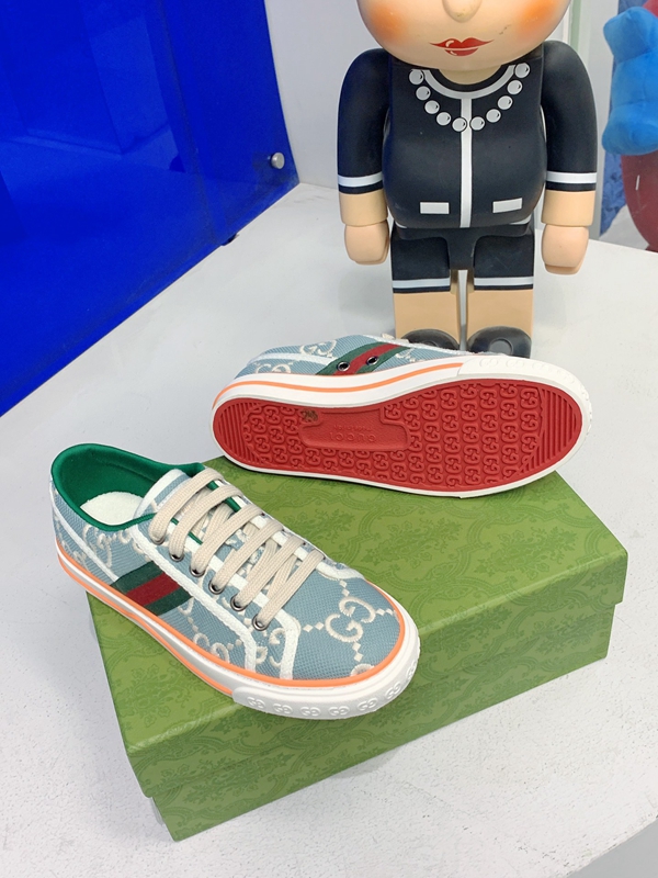 グッチ靴角部分ディテール
